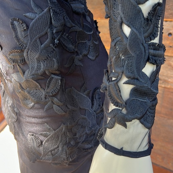 Topshop 100% polyester two layer mesh floral body on long sleeve dress - Picture 9 of 9